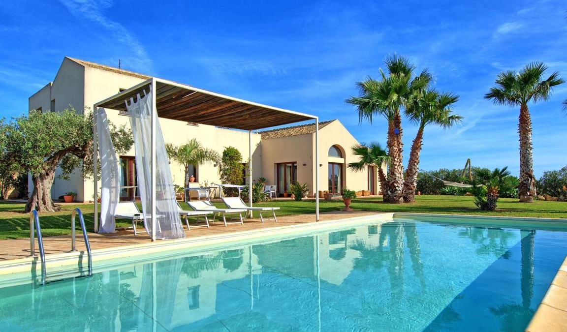 Trapani Villa | 300 m² Villa ∙ 5 bedrooms ∙ 10 guests