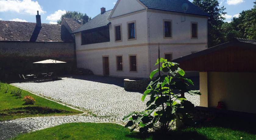 Horovicky Villa | 300 m² Villa ∙ 2 bedrooms ∙ 10 guests