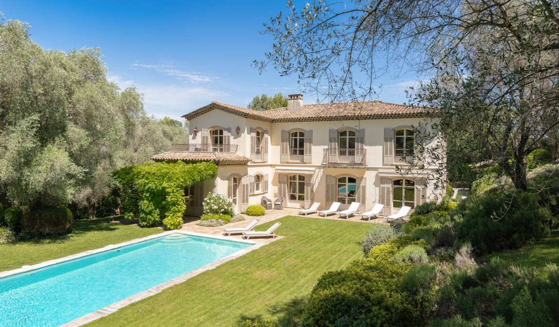Mougins Villa | 300 m² Villa ∙ 6 bedrooms ∙ 12 guests