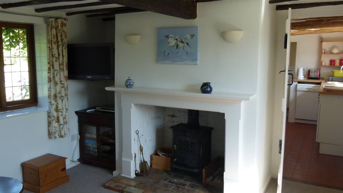 Saxmundham Cottage | 300 year old Cottage in Sibton Green
