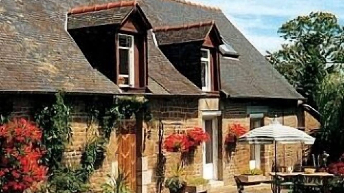Louvigne-du-Desert Other | 300 Yr Old Breton Farmhouse In Tranquil Location With Heated Swimming Pool
