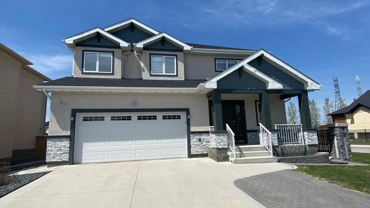 Fort Gary House | 3000 sq.ft 5 Beds , 4 bedrooms 3 Full bath Spacious Clean Home