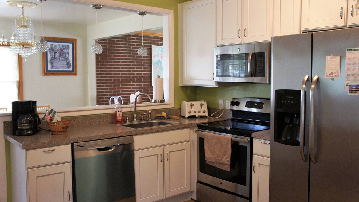 Chamberlayne House | 3000sf 5 Bedroom House In Northern suburb Of Richmond