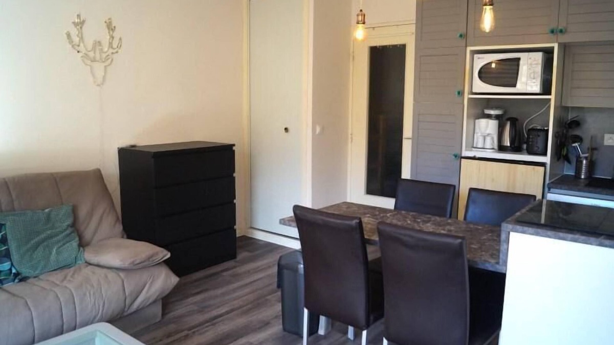Le Super-Sauze Apartment | 300m from resort center, 3rd floor, view ski slopes, balcony, tv, 26m², Sauze - Super Sauze