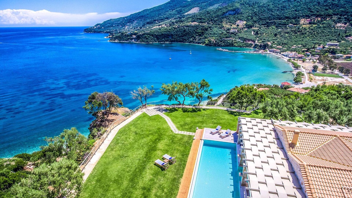 Limni Keri Villa | 300m to the Beach/Private Heated Pool/Outdoor Bar /Near to Top Attractions