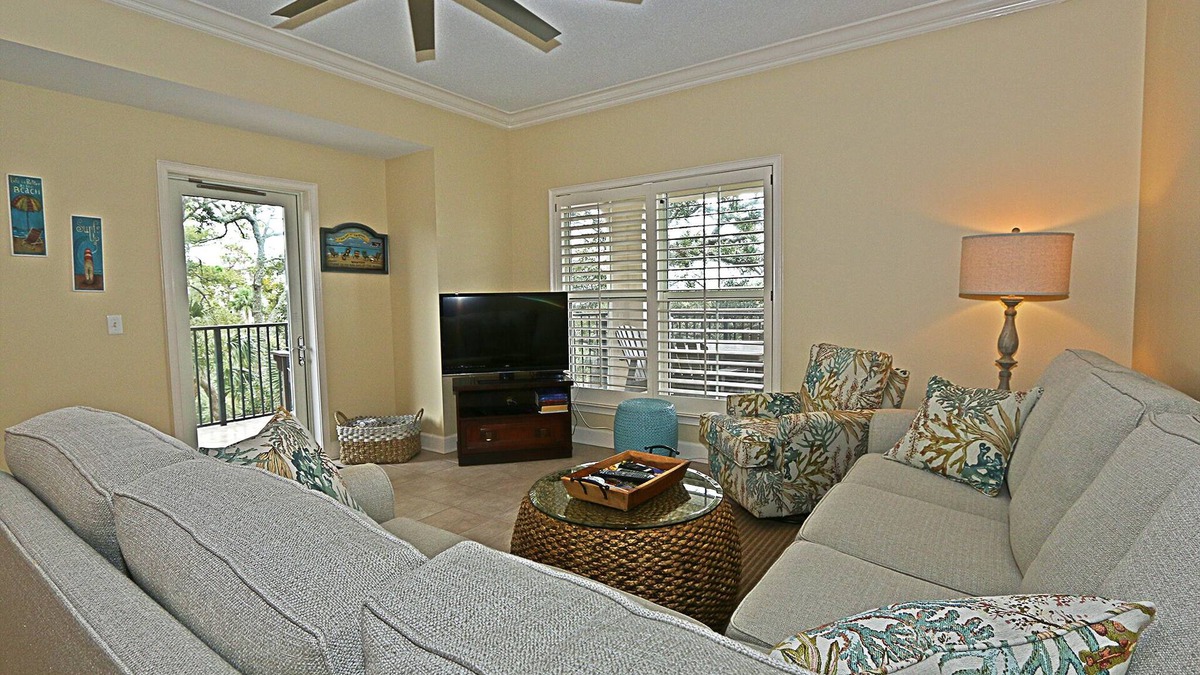 North Forest Beach Condo | 301 North Shore End Unit, No carpet, CLEAN, Wrap-around Balcony, Sept 1-6n avai