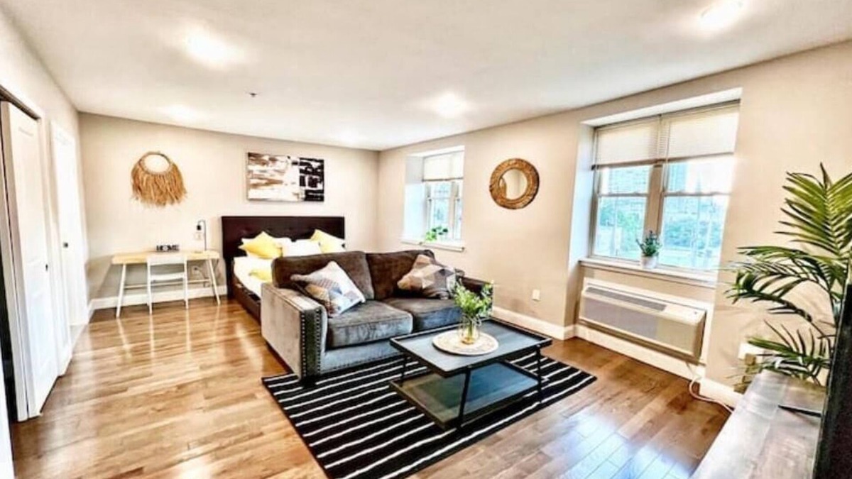 Chinatown Apartment | 303 Cozy and modern 1BR apartment in center City