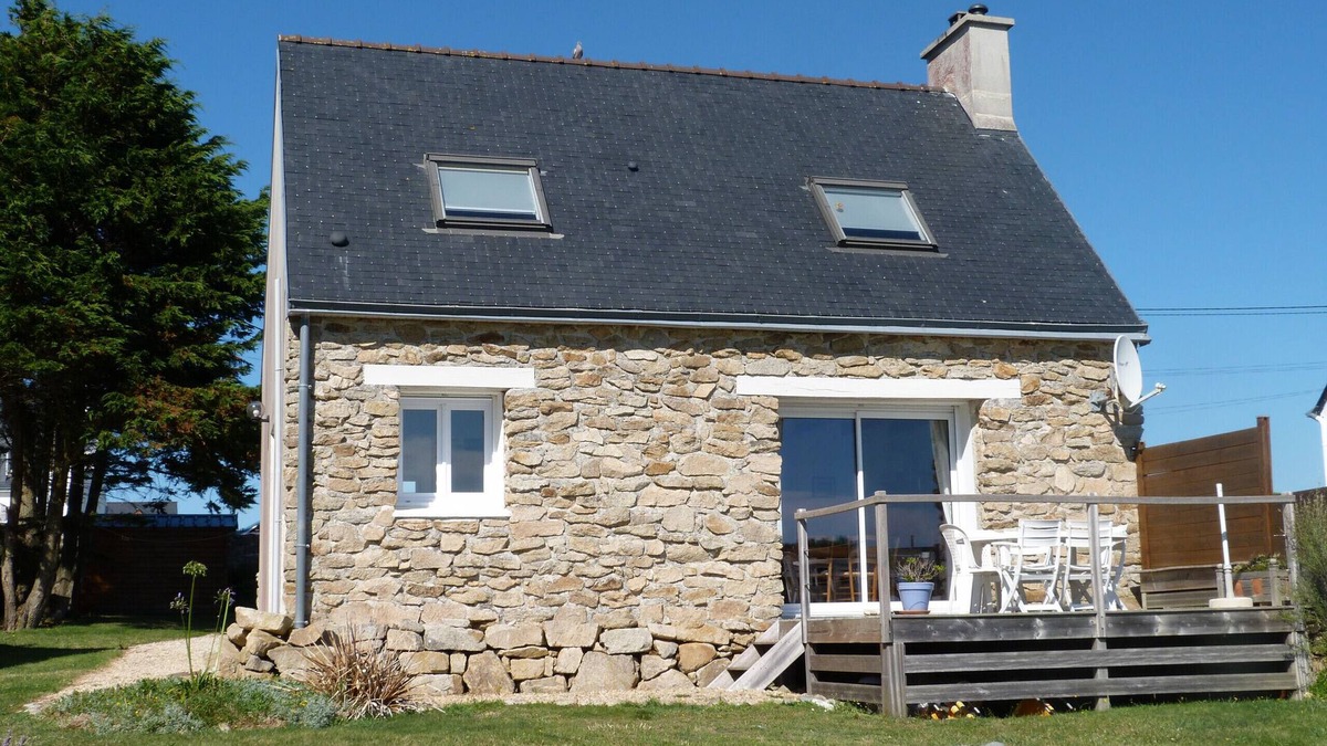 Plouhinec House | 303-villa Courlis. The Atlantic Ocean at the end of the garden