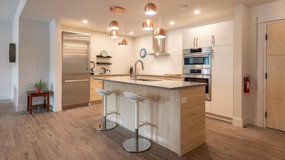 Wolfville House | 303 - Wolfville Luxury Apartment with 2 King Beds