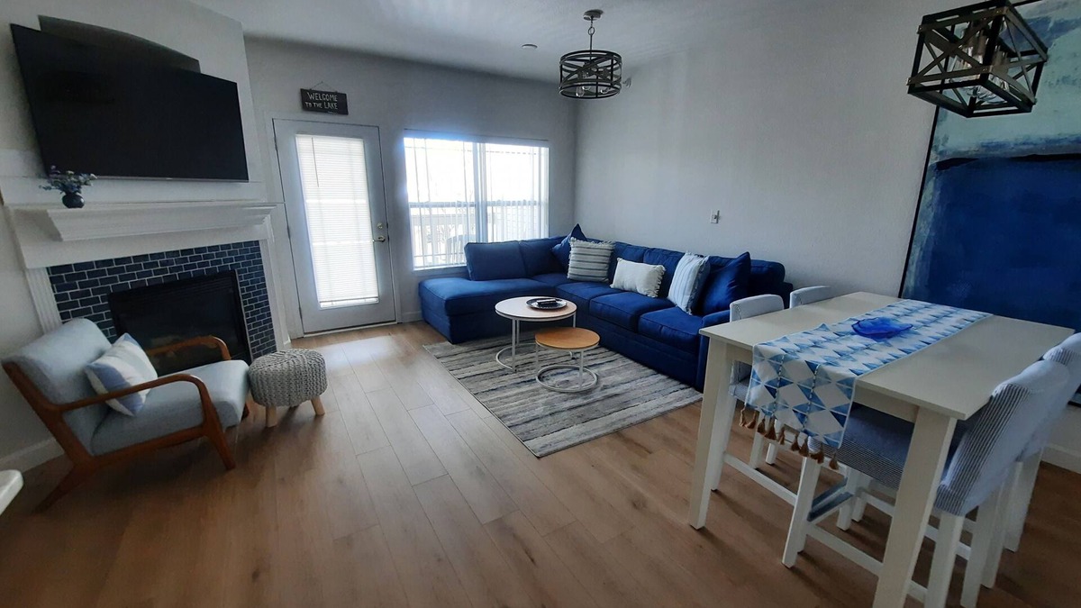 Delavan Lake Condo | 304 - One Bedroom Condo Suite
