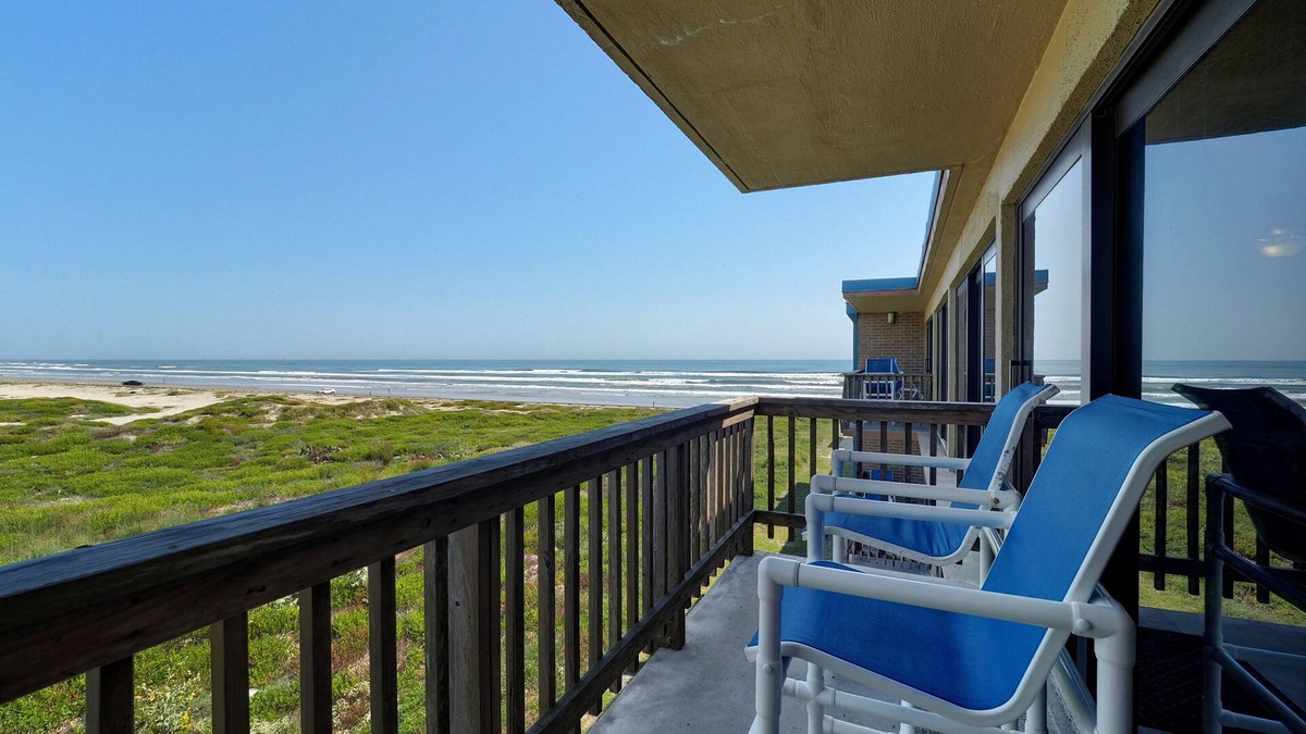 Corpus Christi Condo | 304 Sunrise View-1 bedroom/2 bath condo, 3rd floor condo with balcony