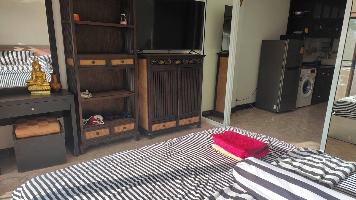 Pratumnak Hill Apartment | 305 Jomtien hill resort