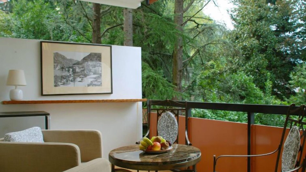Bissone Apartment | 305 Romantik by Interhome