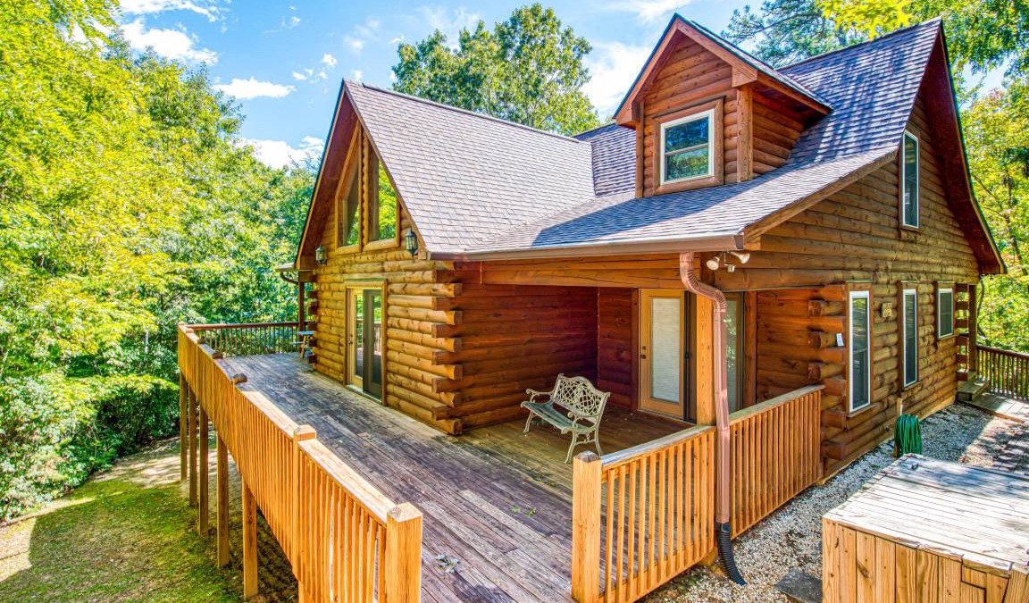 Lake Lure House | 307 m² House ∙ 3 bedrooms ∙ 12 guests