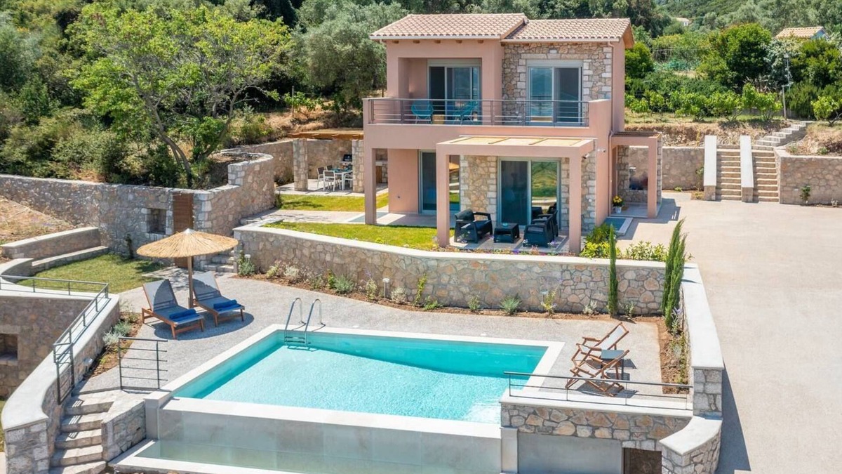 Apolpaina Villa | 31 Blue Villas - Sky Blue Infinity Pool and BBQ Area