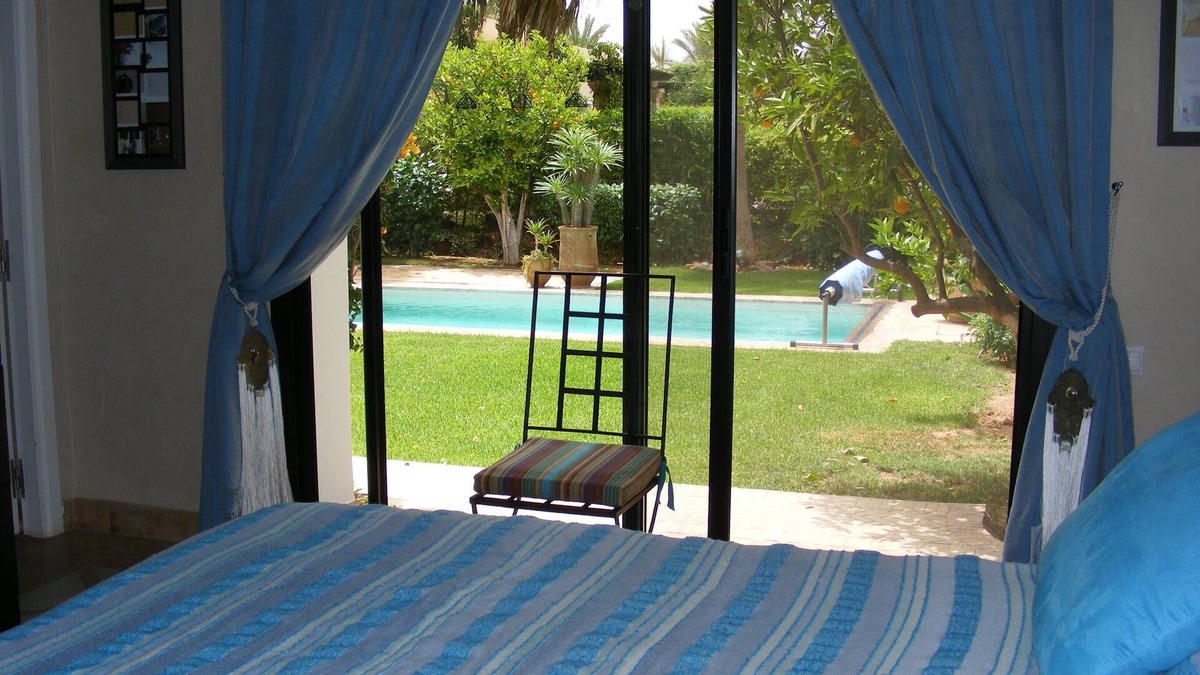 Issen House | (31) Luxurious holiday villa, not overlooked