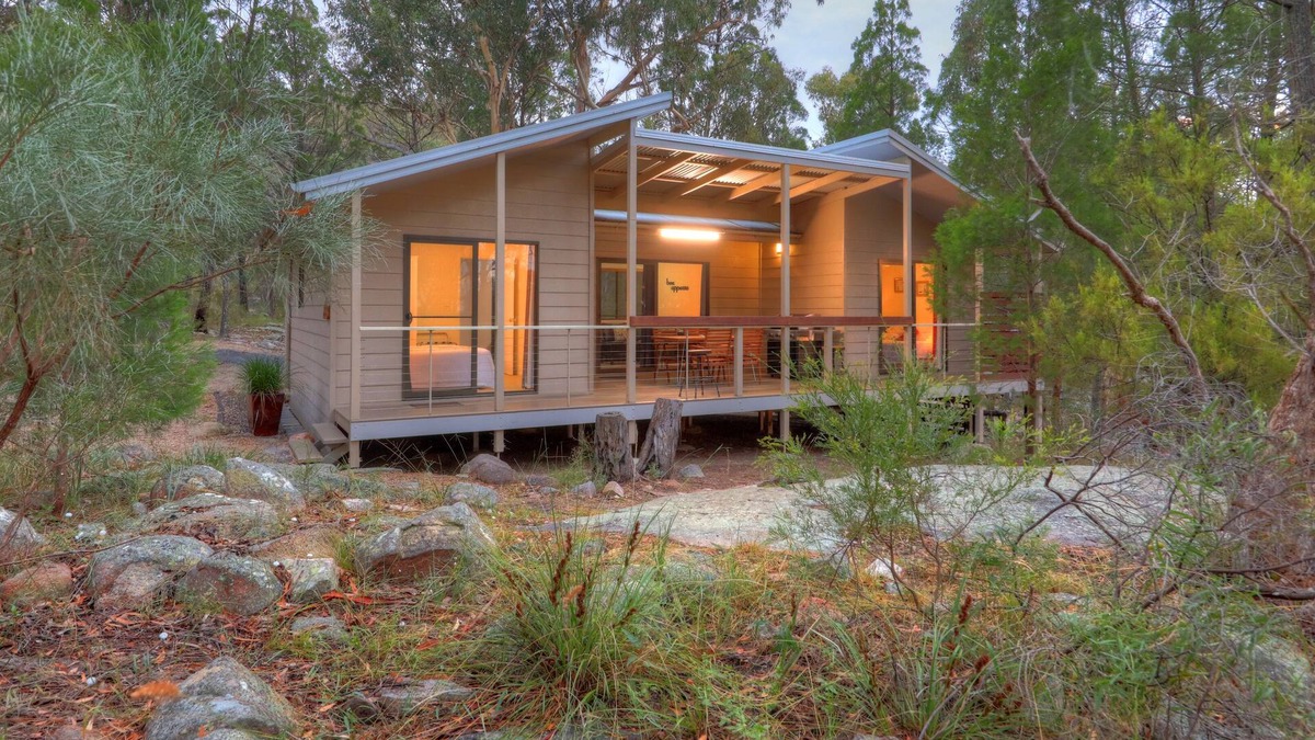 Stanthorpe Cottage | 31 The Rocks