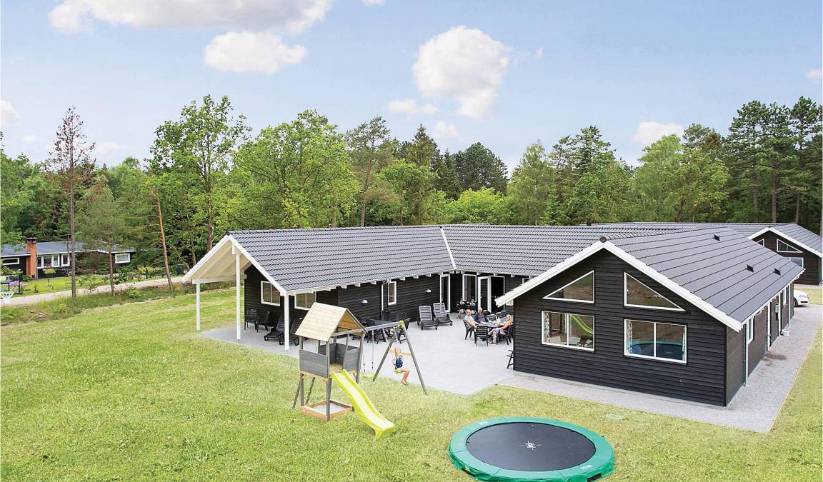 Frederiksvaerk House | 310 m² House ∙ 8 bedrooms ∙ 22 guests