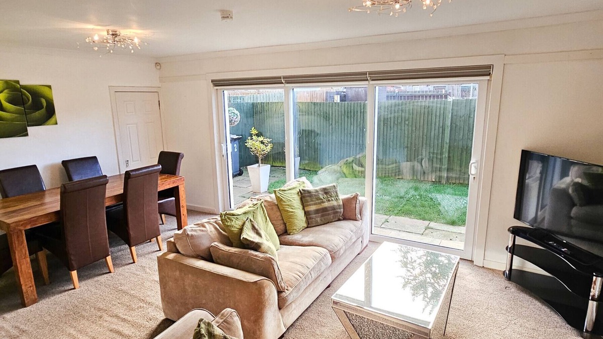 Longcroft Apartment | 32/2 Dochart Drive
