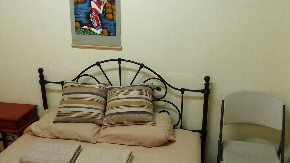 Woodbrook House | 32 - Queen room