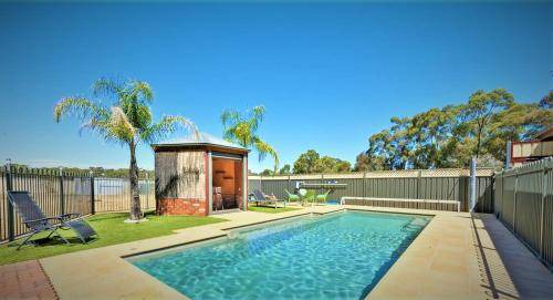 Maryborough House | 320 m² House ∙ 4 bedrooms ∙ 12 guests