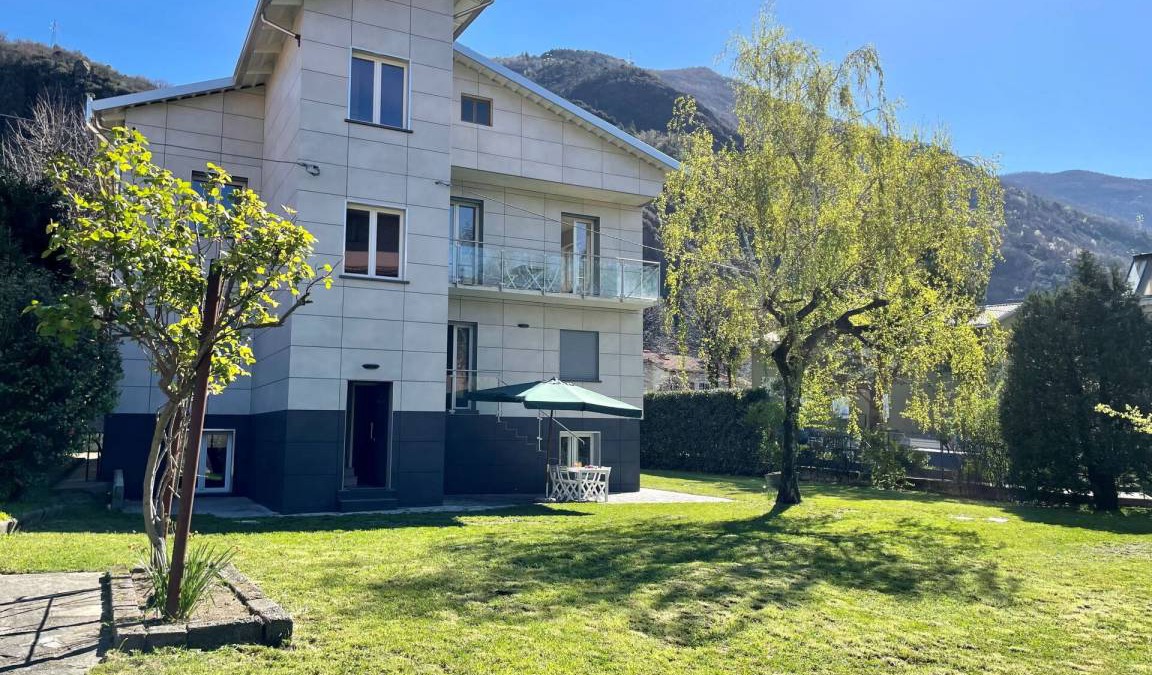 Dervio Villa | 320 m² Villa ∙ 4 bedrooms ∙ 12 guests