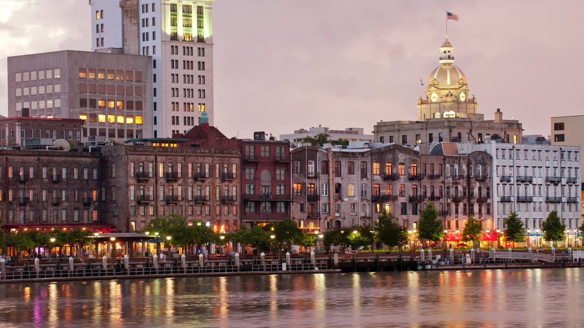 Savannah Victorian District Apartment | 320 West Park Inn
