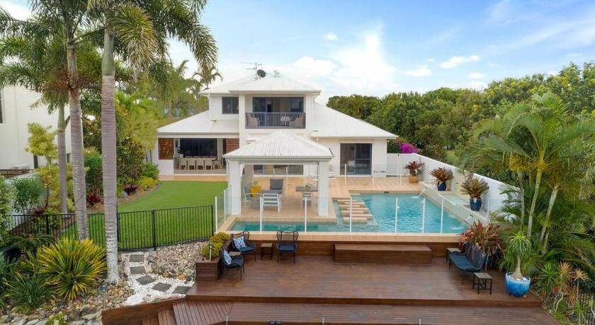 Twin Waters House | 329 m² House ∙ 5 bedrooms ∙ 15 guests