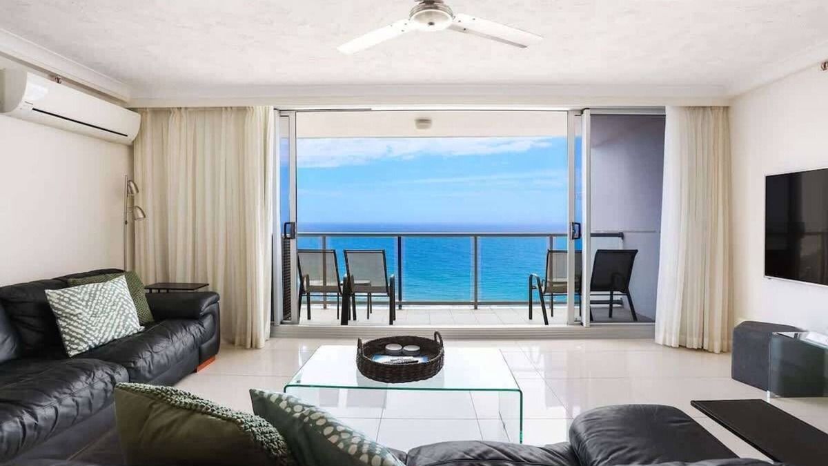 Surfers Paradise Apartment | 32B Peninsula Summary