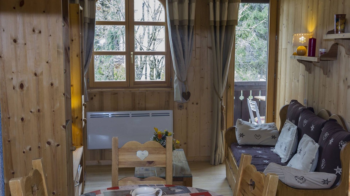 Chamonix City Centre Apartment | 32m² apartment entirely renovated in mountain style, facing brevent,