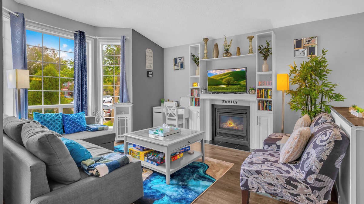 Calgary House | 33 Executive Home, A/C, Garage, By Airport.