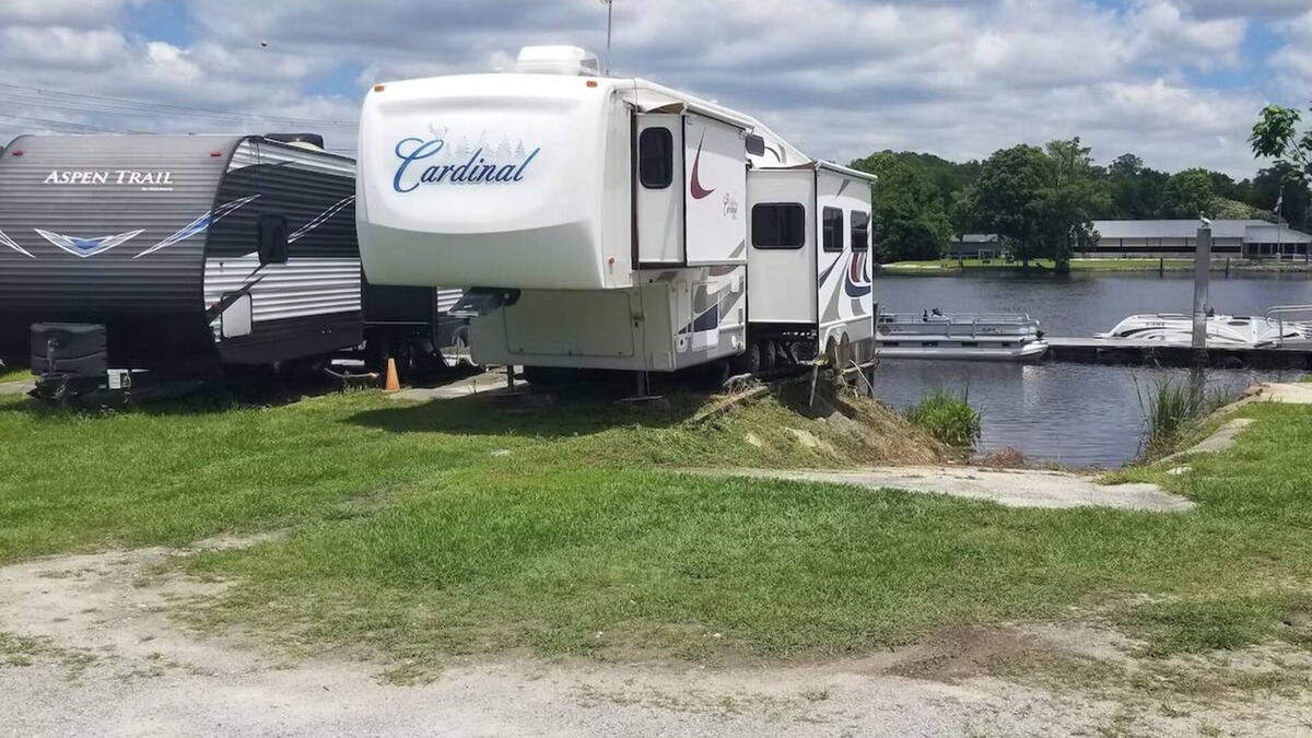 Richmond Hill Apartment | 33 foot 5th Wheel camper. 3 slideouts, right on the Ogeechee River. Site 11
