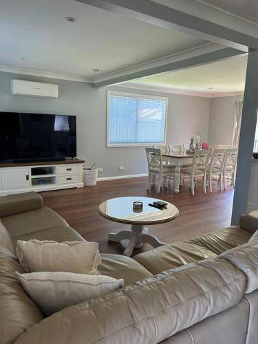 Sussex Inlet House | 33 m² House ∙ 3 bedrooms ∙ 9 guests