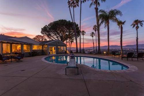 Sherman Oaks House | 331 m² House ∙ 5 bedrooms ∙ 16 guests