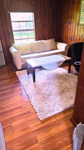 Dunbar House | 3321 Handy ct