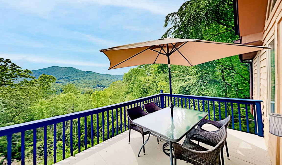 Asheville House | 335 m² House ∙ 5 bedrooms ∙ 8 guests