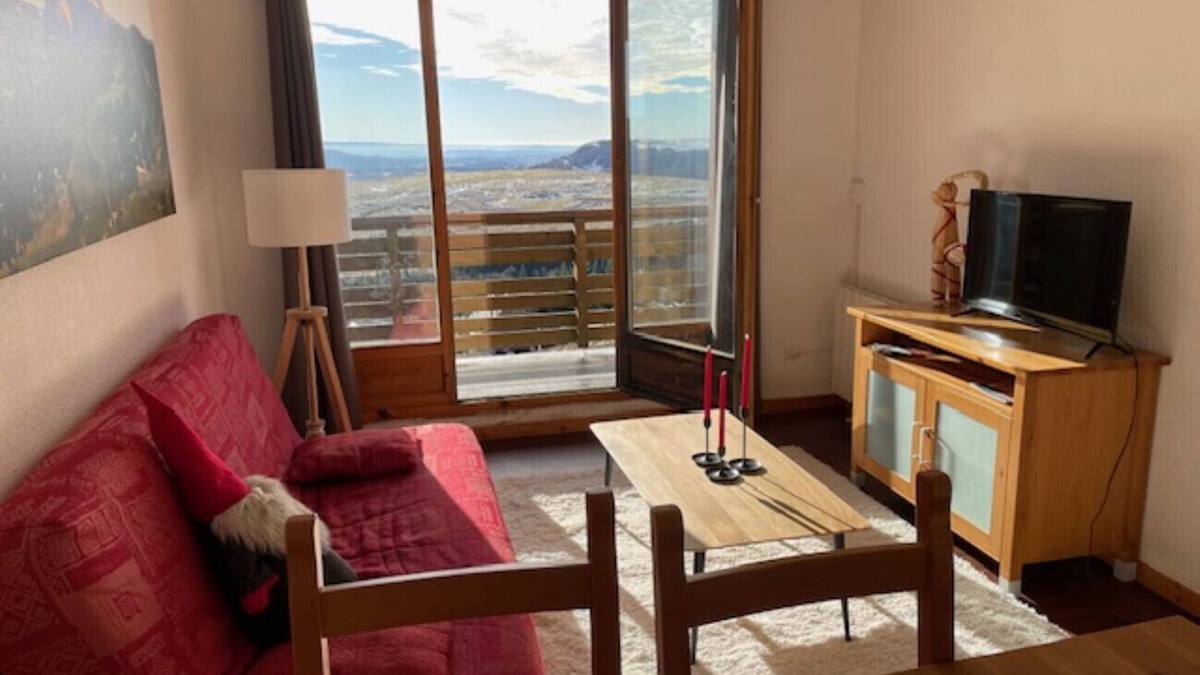 Besse-et-Saint-Anastaise Apartment | .336p