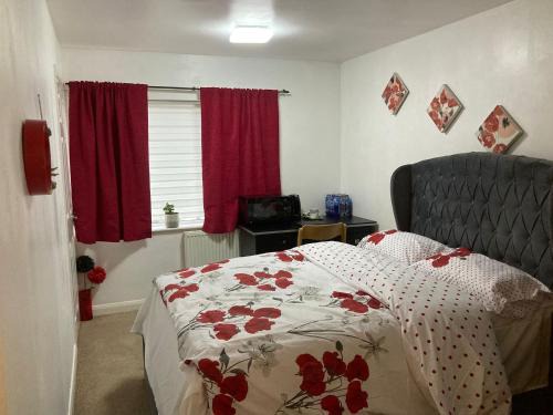 Oxford House | 34 Furlong Close Room in a Home