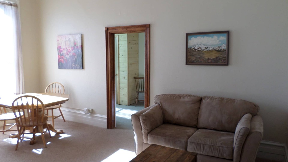 Del Norte Apartment | 34 miles from Wolf Creek Downtown One Bedroom Apartment
