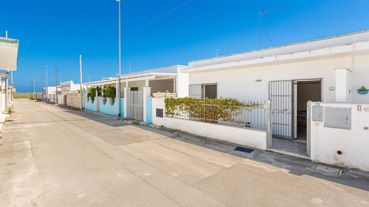 Torre Rinalda House | 3416 Villetta La Meridiana by BarbarHouse