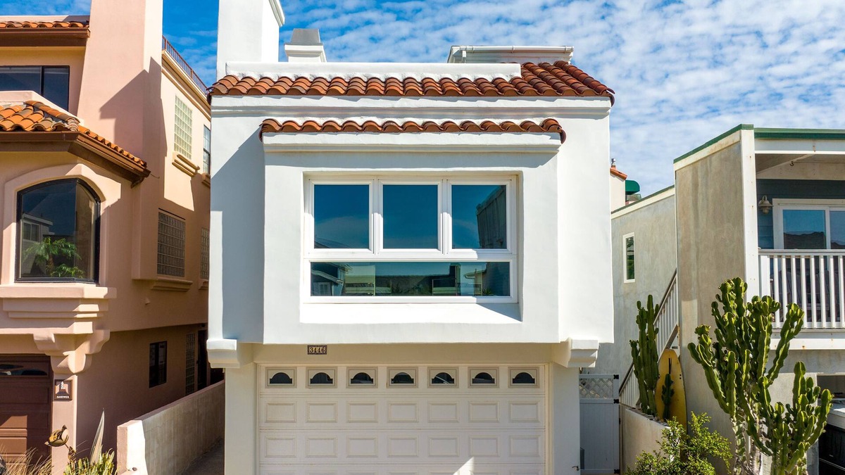 Hollywood House | 3446 O - Blue Haven Beach House