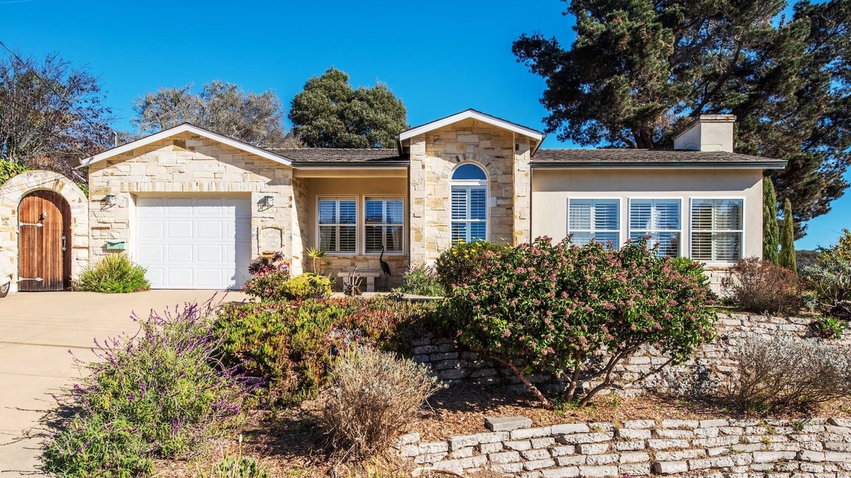 Del Rey Oaks House | 3485 Avalon by the Sea ~ Some Openings in August!