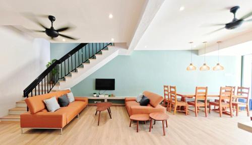 Tanjung Bungah House | 35 BeachHouse Batu Ferringhi 7 Bedroom 7 Bathroom EV friendly