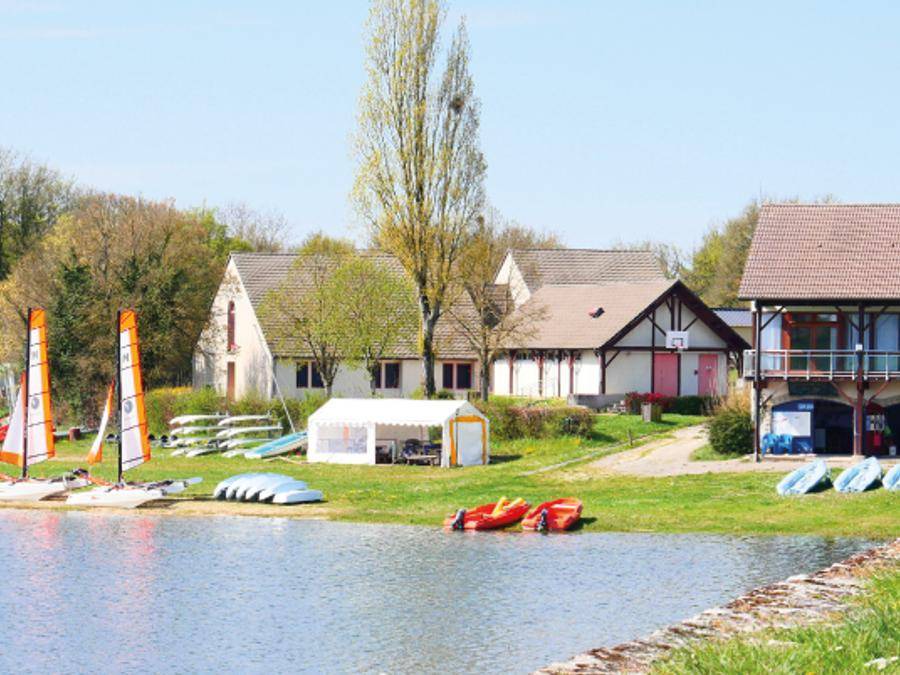 Bessais-le-Fromental Ski Chalet | 35 m² Chalet ∙ 2 bedrooms ∙ 4 guests