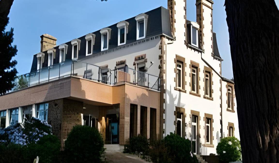 Perros-Guirec Hotel | 35 m² Hotel ∙ 127 guests