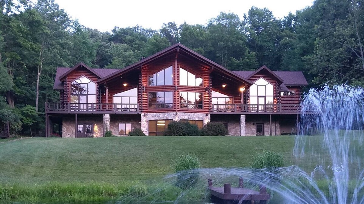 Mill Hall Cabin | 35 min to Penn State with Pond and Hot Tub