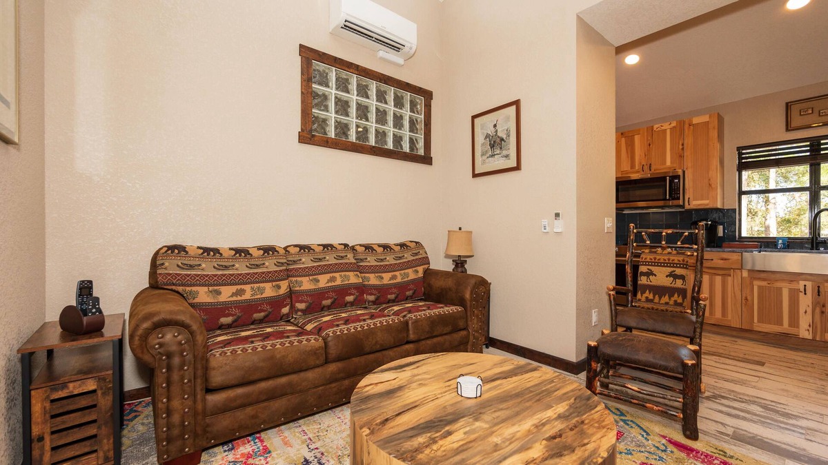Bronson House | 35 minutes from both Gainesville and Ocala, 20 minutes from HITS