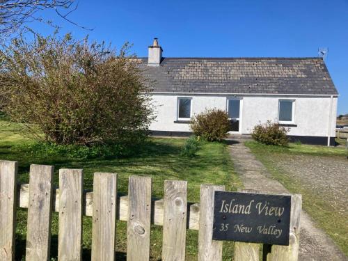 Isle of Lewis House | 35 Newvalley