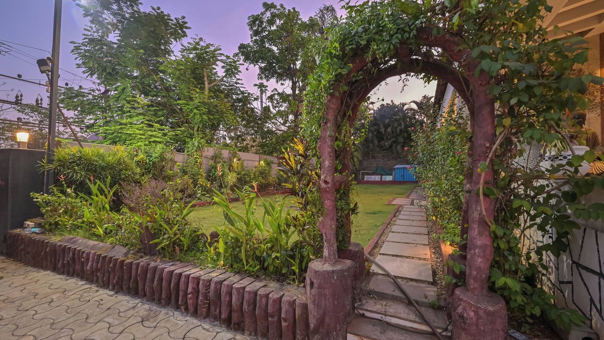 Arsiwalla Villa Villa | 35 summer hill 4bhk by Arabian villas with huge pool and lawns