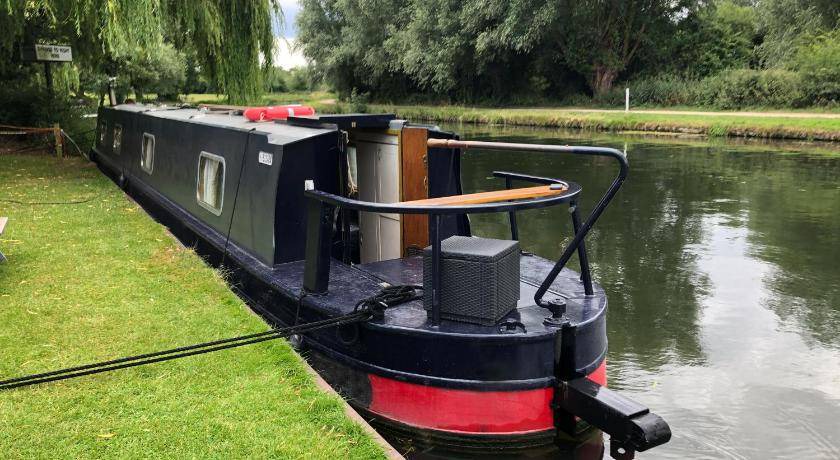 Cambridge City Centre Boat Rental | 350 m² Houseboat ∙ 2 bedrooms ∙ 6 guests